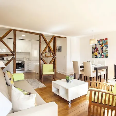 Lovelystay - Wide And Bright In Principe Real Appartement